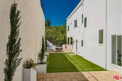 4211 Nogales Dr, Los Angeles, CA 91356 - Photo 36