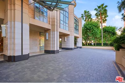 10800 Wilshire Blvd #403, Los Angeles, CA 90024 - Photo 2