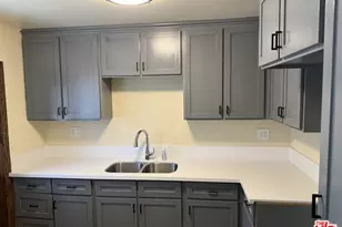 2414 W 85th St, Inglewood, CA 90305 - Photo 14