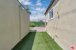 8823 S Wilton Pl, Los Angeles, CA 90047 - Photo 42