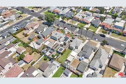 8823 S Wilton Pl, Los Angeles, CA 90047 - Photo 52