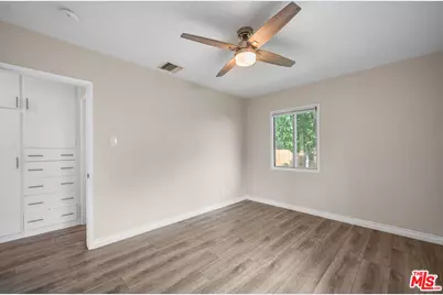 8914 Canby Ave, Los Angeles, CA 91325 - Photo 26