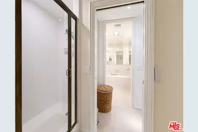 10550 Wilshire Blvd #1001, Los Angeles, CA 90024 - Photo 24