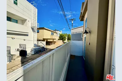 1247 23rd St #D, Santa Monica, CA 90404 - Photo 34
