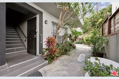 637 N Hayworth Ave #6, Los Angeles, CA 90048 - Photo 2