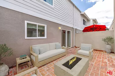 10239 White Oak Ave #1, Los Angeles, CA 91325 - Photo 8