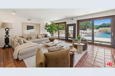 9830 Beeson Dr, Los Angeles, CA 90210 - Photo 16