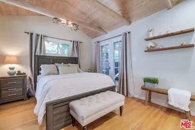 21447 Providencia St, Woodland Hills, CA 91364 - Photo 48