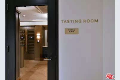 8420 Sunset Blvd #403, West Hollywood, CA 90069 - Photo 20