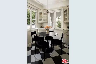 1654 Stearns Dr, Los Angeles, CA 90035 - Photo 12