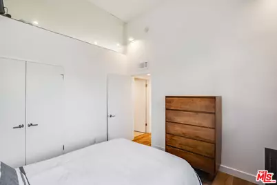 2222 6th St #B, Santa Monica, CA 90405 - Photo 2