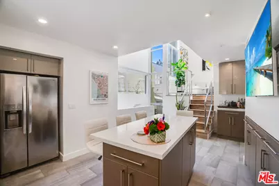 2222 6th St #B, Santa Monica, CA 90405 - Photo 4