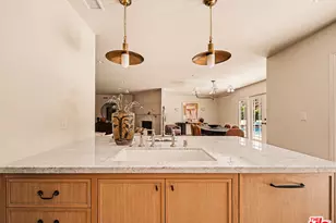 13108 Huston St, Los Angeles, CA 91423 - Photo 16