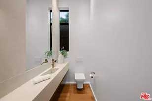 745 Sunset Ave, Venice, CA 90291 - Photo 16
