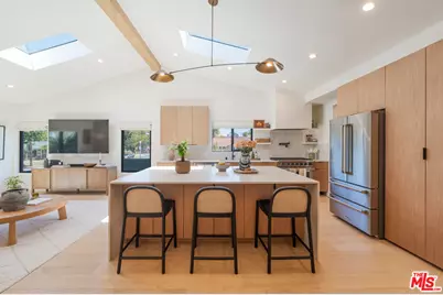 6000 W 75th St, Los Angeles, CA 90045 - Photo 4