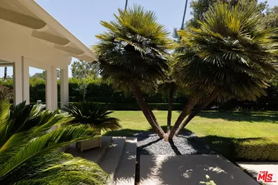 880 Canterbury Rd, San Marino, CA 91108 - Photo 8