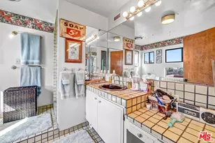 2541 Canyon Oak Dr, Los Angeles, CA 90068 - Photo 20
