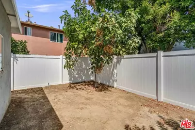15905 Enadia Way, Los Angeles, CA 91406 - Photo 42