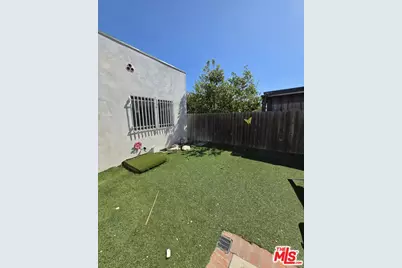 611 W 109th St, Los Angeles, CA 90044 - Photo 4