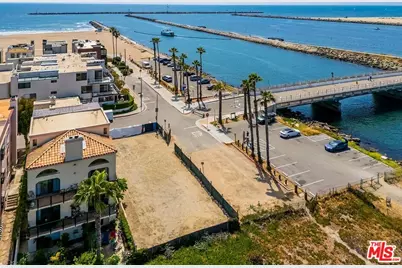 6202 Pacific Ave, Playa del Rey, CA 90293 - Photo 1