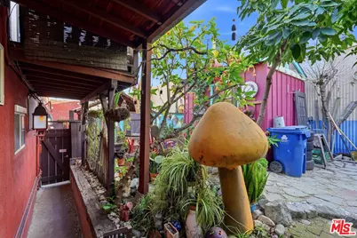 5371 Alhambra Ave, Los Angeles, CA 90032 - Photo 36
