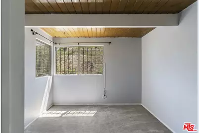 4749 Don Ricardo Dr, Los Angeles, CA 90008 - Photo 16