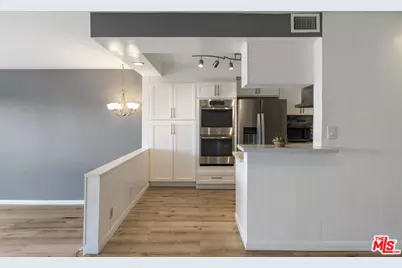 4749 Don Ricardo Dr, Los Angeles, CA 90008 - Photo 24