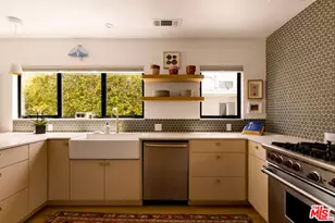 2013 Walnut Ave, Los Angeles, CA 90291 - Photo 10
