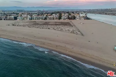 5317 Ocean Front Walk, Los Angeles, CA 90292 - Photo 50