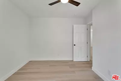 422 W 34th St, San Bernardino, CA 92405 - Photo 12