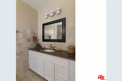 3751 Prestwick Dr, Los Angeles, CA 90027 - Photo 22