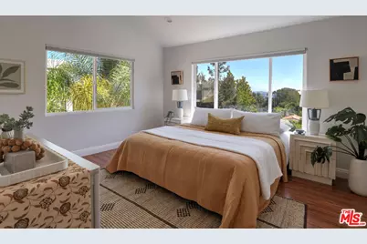 3751 Prestwick Dr, Los Angeles, CA 90027 - Photo 24