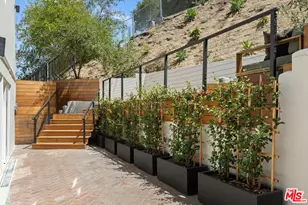 3750 Arbolada Rd, Los Angeles, CA 90027 - Photo 32