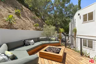 3750 Arbolada Rd, Los Angeles, CA 90027 - Photo 30