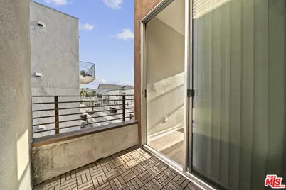 5237 Willowcrest Ave, Los Angeles, CA 91601 - Photo 28