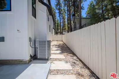 225 E Aeroplane Blvd, Big Bear City, CA 92314 - Photo 6