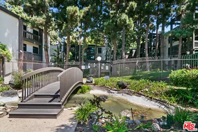 7742 Redlands St #D1046, Los Angeles, CA 90293 - Photo 32