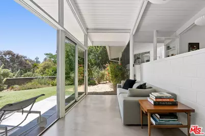 810 Bramble Way, Los Angeles, CA 90049 - Photo 32