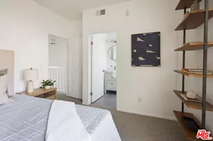 12016 Washington Pl, Los Angeles, CA 90066 - Photo 16