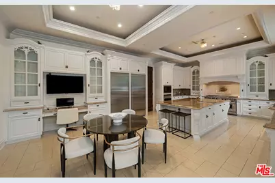 1021 N Crescent Dr, Beverly Hills, CA 90210 - Photo 14