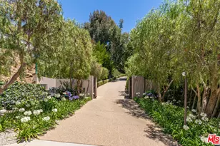 1016 N Hillcrest Rd, Beverly Hills, CA 90210 - Photo 44