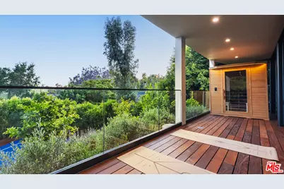 12026 Benmore Ter, Los Angeles, CA 90049 - Photo 28