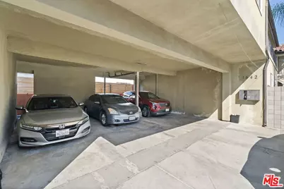 1642 S Orange Dr, Los Angeles, CA 90019 - Photo 18