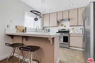 11818 Courtleigh Dr, Los Angeles, CA 90066 - Photo 22