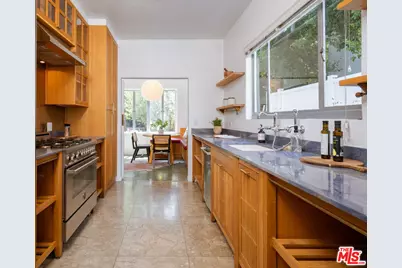 4966 Ambrose Ave, Los Angeles, CA 90027 - Photo 10