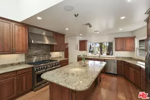 13155 Psomas Wy, Los Angeles, CA 90066 - Photo 10