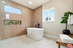 6015 Keniston Ave, Los Angeles, CA 90043 - Photo 24