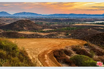 35306 Lake Summit Dr, Temecula, CA 92592 - Photo 4