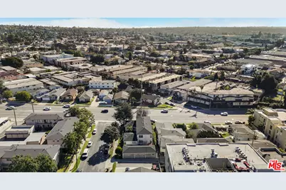 5202 Knowlton St, Los Angeles, CA 90045 - Photo 10