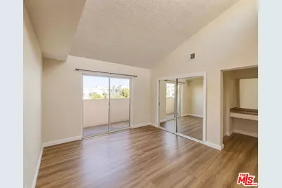 15554 Parthenia St #8, Los Angeles, CA 91343 - Photo 12
